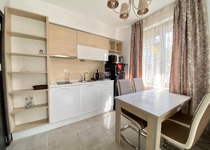 Paradise Complex Daire