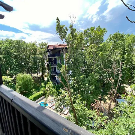 Paradise Complex * Πριμόρσκο