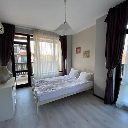 Paradise Complex Lejlighed *