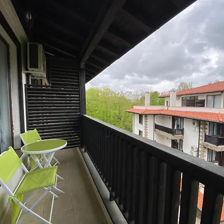 Paradise Complex Lejlighed